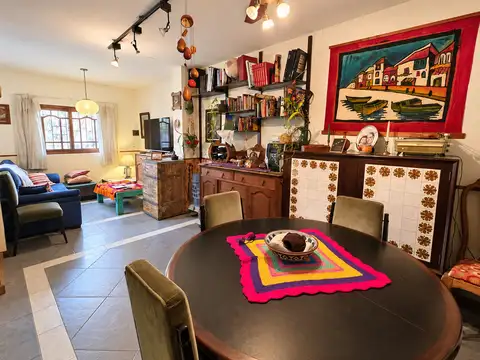 Casa 7 ambientes con 4 baños
