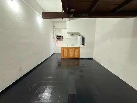Hipolito Yrigoyen 200, Piso 1