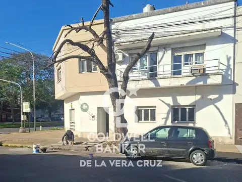 Casa Av. Freyre esquina Santiago del estero