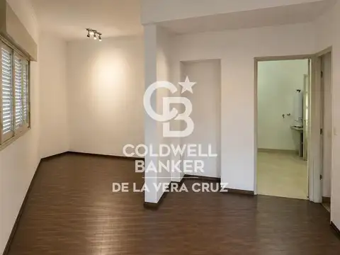 Casa Av. Freyre esquina Santiago del estero