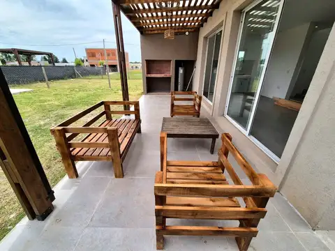 Venta Casa 5 amb estrenar Barrio Semi cer Cardales