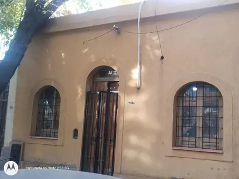 CASA GRANDE CENTRICA MIXTA VALOR TERRENO CIUDAD