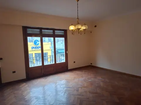 Depto Tipo Casa en Alquiler de 6 ambientes
