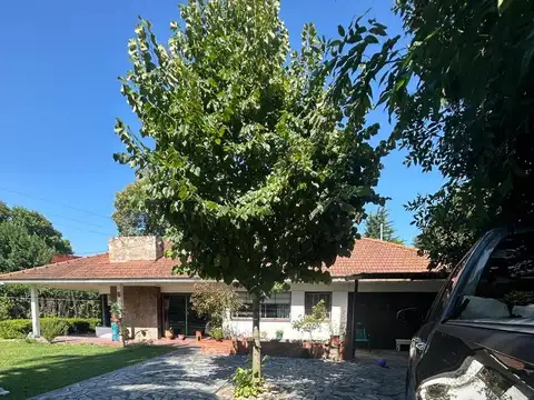 Casa 5 ambientes con 2 baños