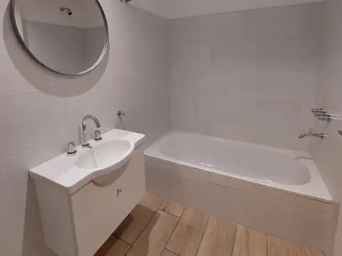 Arias 3100, Piso 1