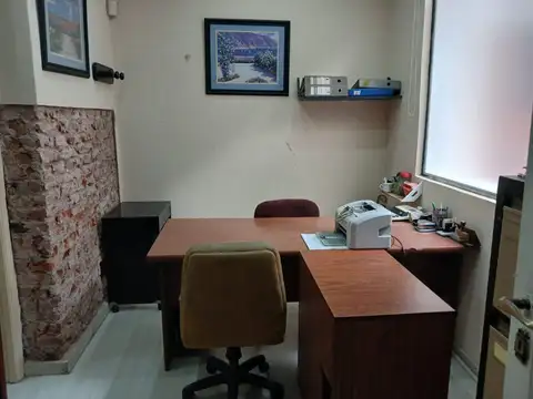 ALQUILER, EXCELENTE SEDE EMPRESARIAL – 8 OFICINAS   SALA DE REUNIONES – MORÓN