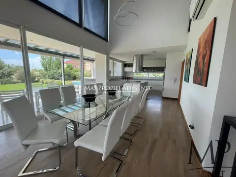 Venta Casa en La Providencia 4 Dormitorios Canning 100