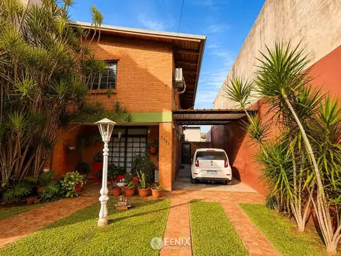 CF1394 - CASA - 3 DORMITORIOS