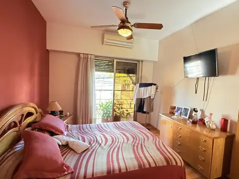 Venta/Permuta Casa 3 Dormitorios Cochera Doble Terraza Local. Abasto