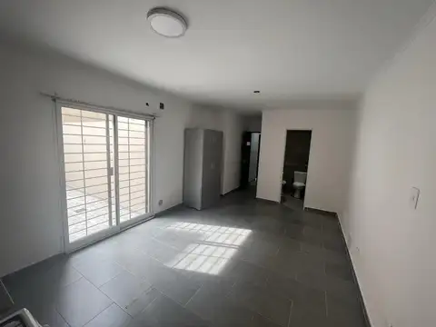 monoambiente con patio de planta baja  alquilado