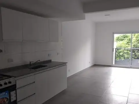 DEPARTAMENTOS 2 AMB. Y MEDIO AMPLIOS