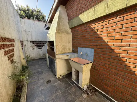 Depto Tipo Casa en Venta 50 años