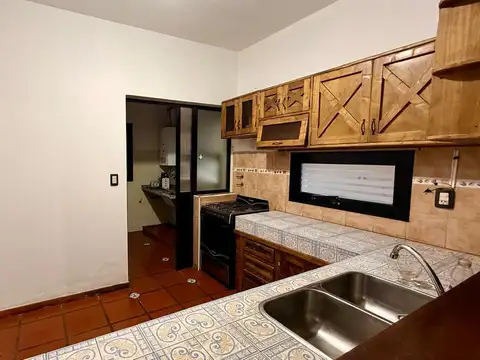 Casa 4 ambientes con 2 baños
