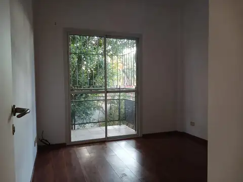 General Paz 2400, Piso 1°