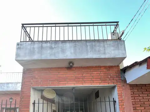 Casa en venta en Villa Ballester!