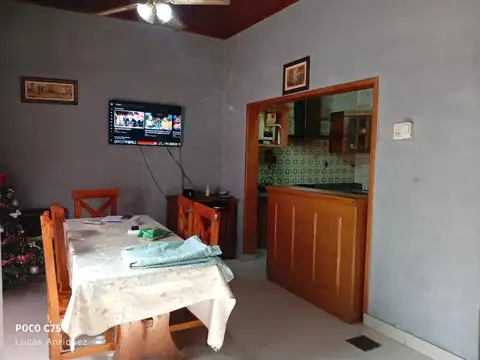 Casa 5 ambientes con 2 baños