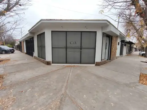 VENTA ESQUINA LOCALES COMERCIALES - LUJAN