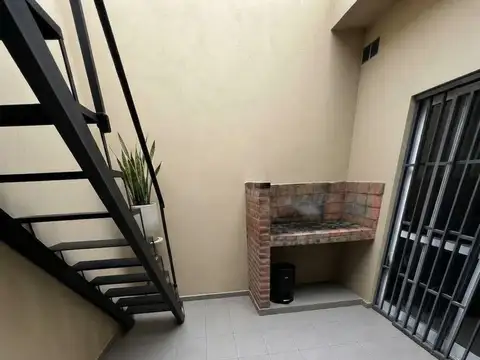 Depto Tipo Casa en Venta 9 años