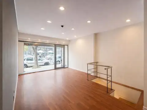 Local con sótano, patio y oficina al fondo en venta. Centro. MdP.