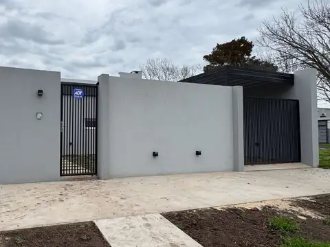 Casa 3 ambientes con 1 baño