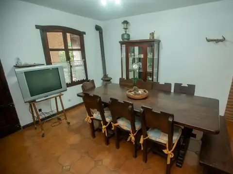 Casa 5 ambientes con 3 baños