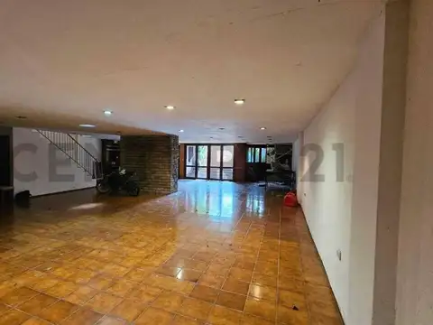 Casa 15 ambientes con 7 baños