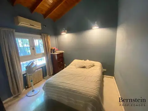 Casa en Alquiler con 2 cocheras