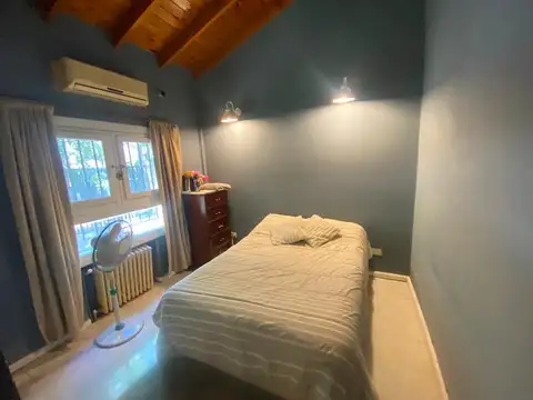 Casa en Alquiler con 2 cocheras