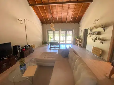 Casa en Alquiler de 3 dormitorios