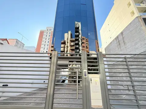 Oficina en Alquiler con 1 cochera