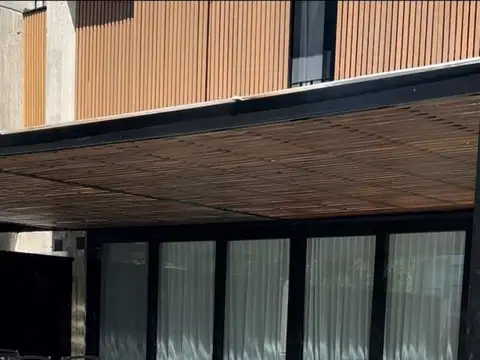 Casa - Alquiler - Argentina, City Bell - Club de Campo Grand Bell Calle 4677 5000