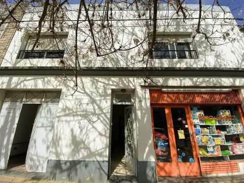 Casa a refaccionar de 3 dorm con parque