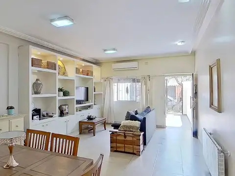 Depto Tipo Casa 4 ambientes con 2 baños