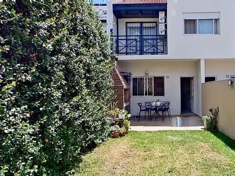 Venta Duplex 4 ambientes Jardin y guarda vehiculo 