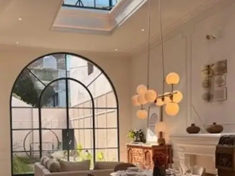 Casa 9 ambientes con 4 baños