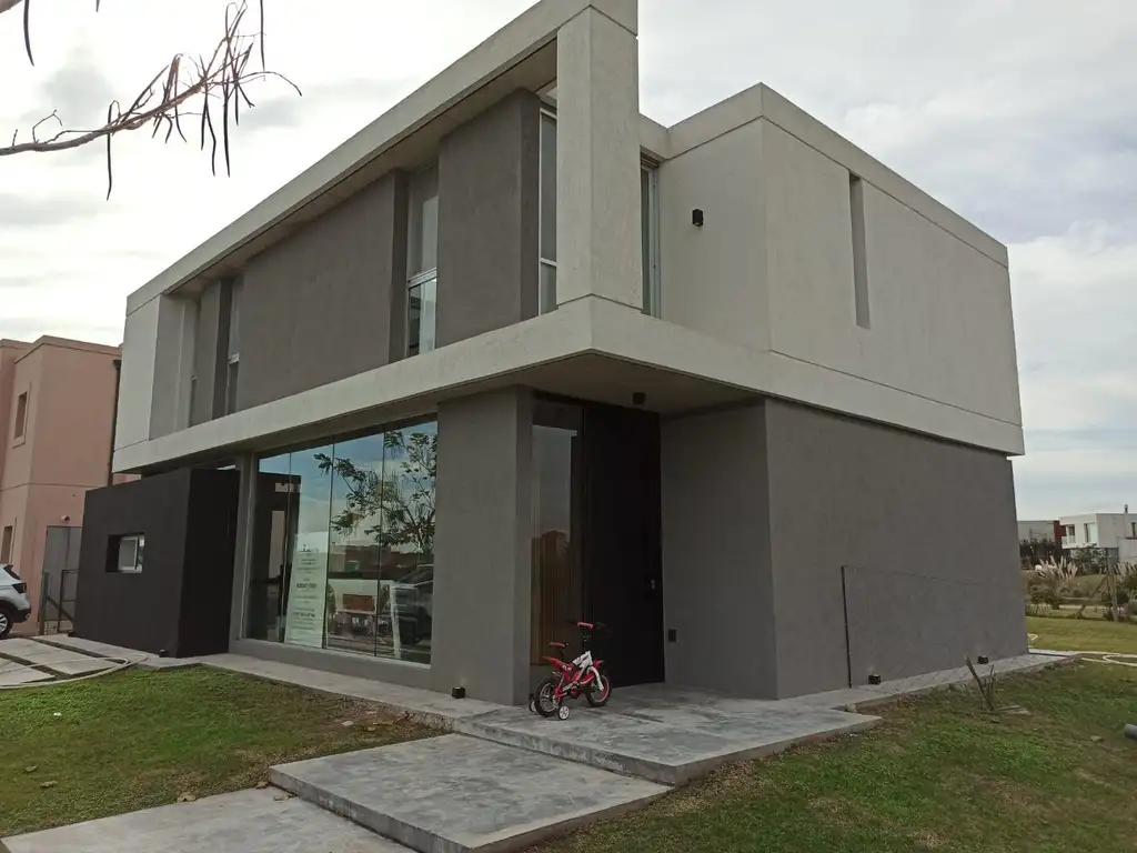 Casa en Venta con cochera