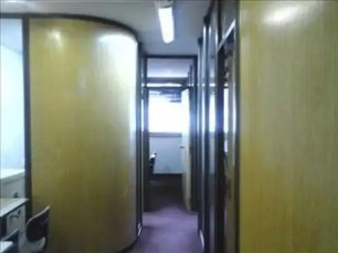 Oficina  OPORTUNIDAD   SOBRE FLORIDA FRENTE CON BAÑO PRIVADO Y OFFICE, SEGURIDAD