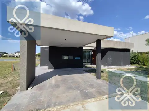 Casa en Venta en San Lucas, USD 320.000