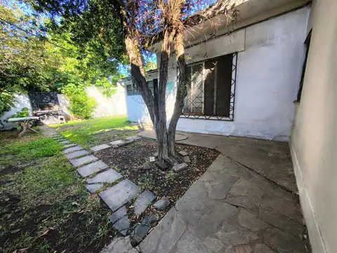 Venta PH 4 ambientes en Lavallol con amplio patio. Apto crédito.