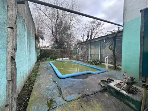 Casa 4 ambientes con 2 baños