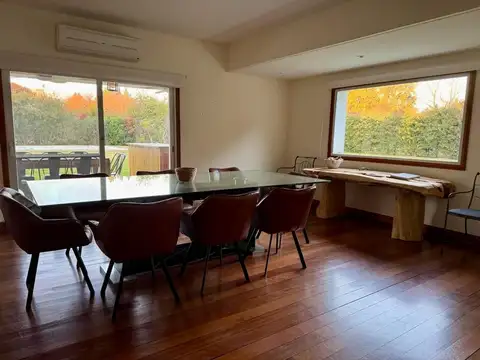 Casa 4 ambientes con 4 baños