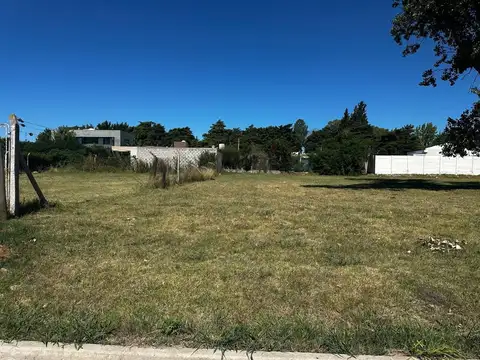 LOTE EN VENTA EN GONNET ESCRITURADO