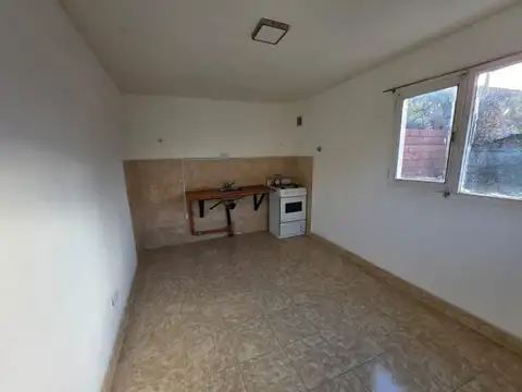 Casa 2 ambientes con 1 baño