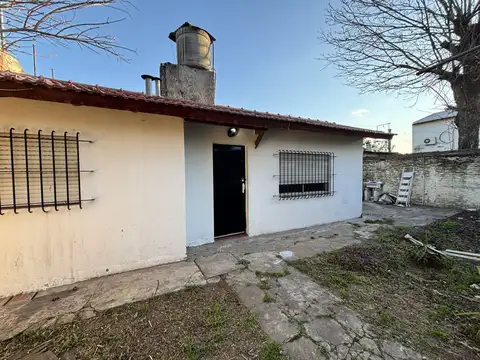 Casa en PH 2 dormitorios con amplio parque