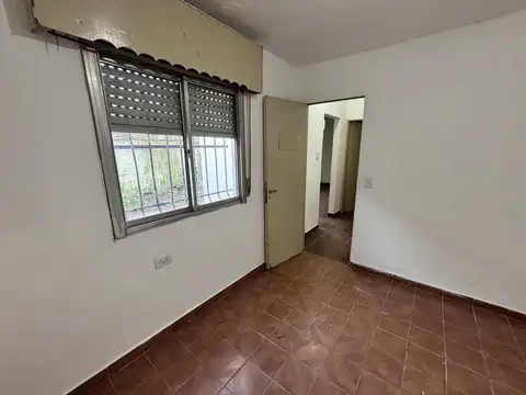 Casa 3 ambientes con 1 baño