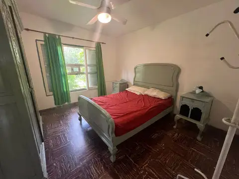 Casa en Alquiler con 2 cocheras