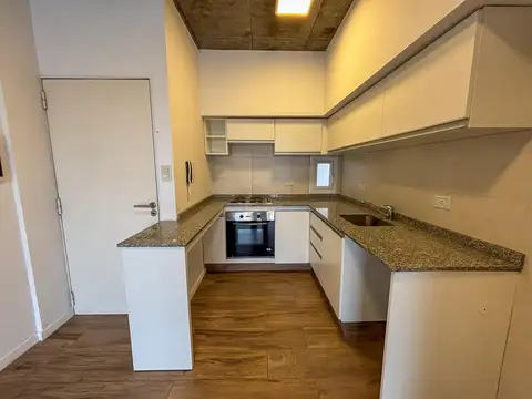 Departamento en Alquiler en Alberdi, $ 650.000