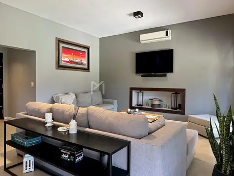 Casa 5 ambientes con 3 baños