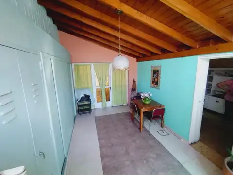 Casa 6 ambientes con 4 baños