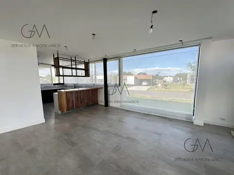 Casa 4 ambientes con 4 baños